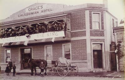Caledonian Hotel Coronation of George V. T Grace (prop) c191. 